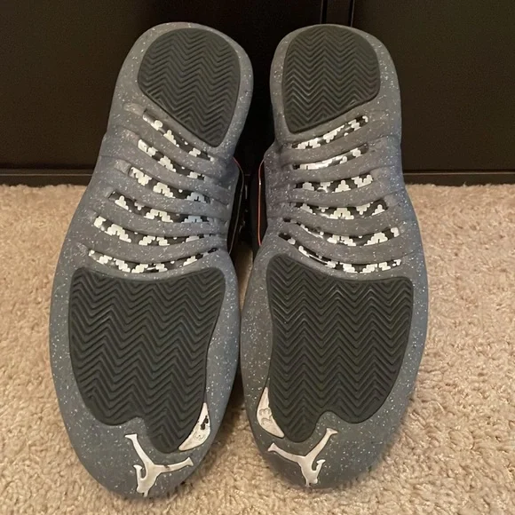 Nike AirJordan Retro 12 - Picture 13 of 15